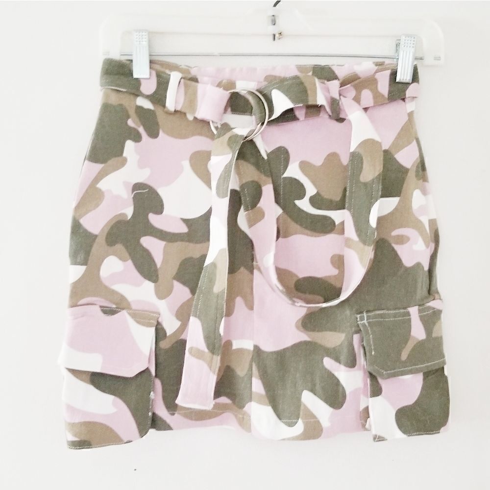 San Joy camoβminiβskirtβwithβcargoβpockets